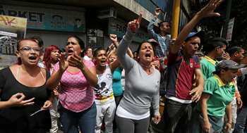 15 25 50 75 FRÅGA 4: AKTUELLT / KAOS VUEN Kaos i sydamerikanskt vänsterland. President Maduro blockerar alla försök att bli av med honom.