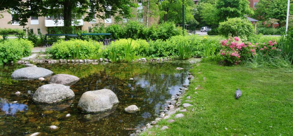 Blomprakt Blomprakt är ett uppskattat element i stadens parker och naturområden.