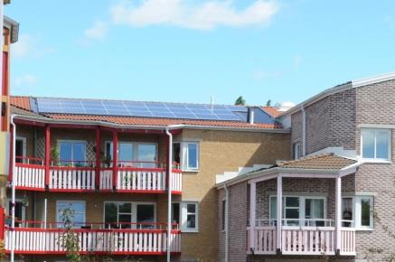 2000000 1500000 1000000 500000 0 Elproduktion/Elförbrukning Sol Vind Askesundsbostäders ambition och plan är att bli självförsörjande på årsbasis - 129 kw (30kW i fem huskroppar, 2 anläggningar