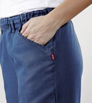 Tencel MÅTTABELL B TVÄTT 60 C PRIS 399 KR 45 Denimblue-86 14003SM42 Capribyxa Kort byxa med fantastisk komfort och rörlighet.