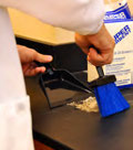 RENRUMSSORBENTER EGENSKAPER OCH FÖRDELAR: EGENSKAPER OCH FÖRDELAR: Dessa produkter är perfekta för sjukhus och laboratorier samt för forsknings- och renrumsmiljöer.