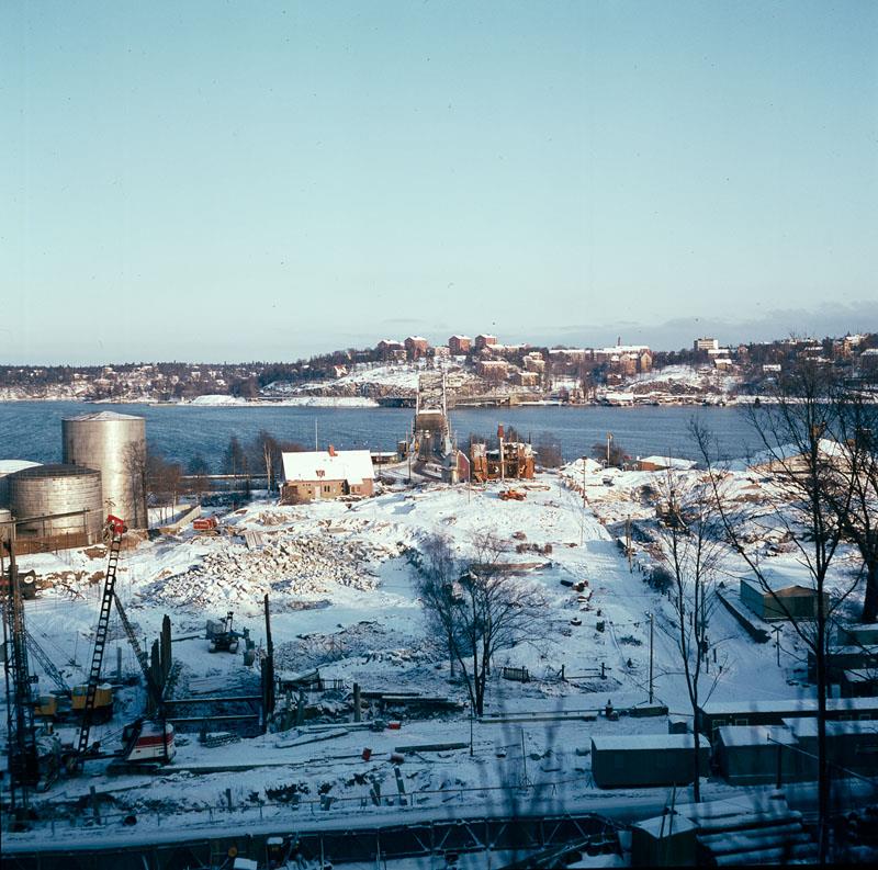 76 Figur 26. Området kring Gamla Lidingöbron sett från Hjorthagen år 1965 (upphovsman är Ingemar Gram, publicerat av Stockholms stadsmuseum via Stockholmskällan. Fotonummer DIA 13702 CC: by-nc).