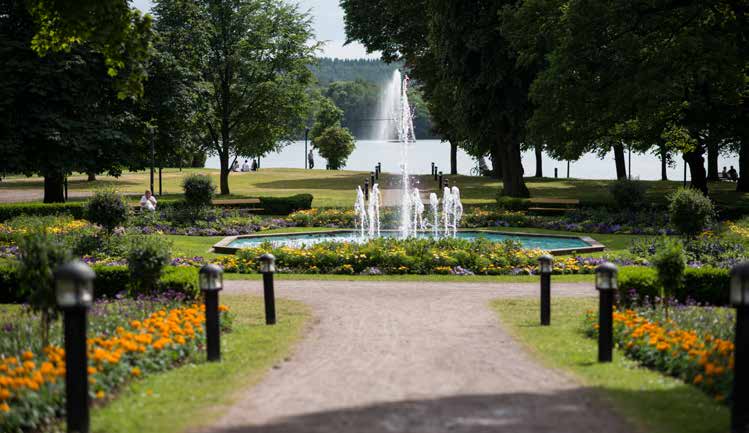 14. Klockrike kyrka På den vackra Östgötaslätten ligger Klockrike med omgivande jordbruksbygd.