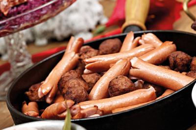 Färdigstekta Kalkonköttbullar Köttmängd ram: Kalkonkött (70%), kalkonfett, vatten, potatisstärkelse, potatisflingor, salt, lök, druvsocker, potatisgrits, socker, potatisfibrer, citrusfibrer,