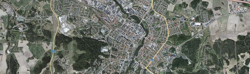 SS TK 570 TK 570 N0059 geografiskt. Administrativ indelning såsom läns- och kommungränser är ett bra stöd i mindre skalor. Förtydligande karttext ger ett extra stöd för orienteringen.