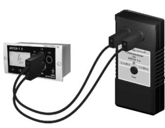 Manövrering SVS/08 Brytare* jordning av kabel och blockering med hänglås 1 2 3 5 6 7 4 1 5 2 6 1 Brytare* och jordningskopplare 2 Valomkopplare 3 Förreglingsspak för insättning av manöverhandtag Vid