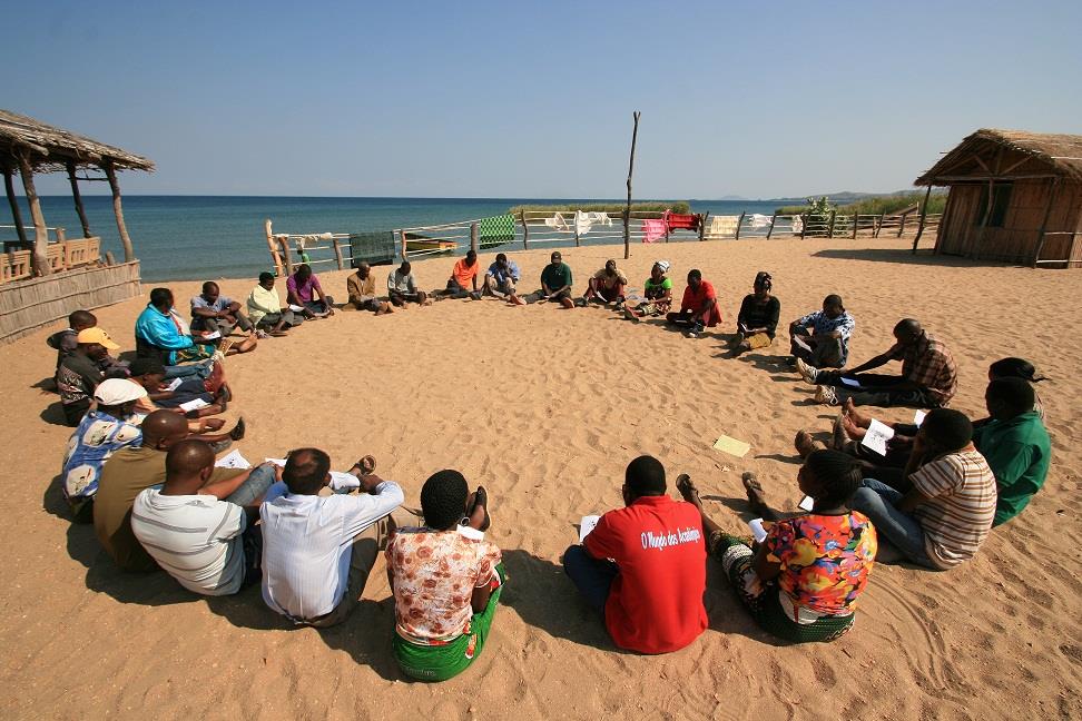 (De)mobiliserande (folk)bildning i Moçambique Kajsa
