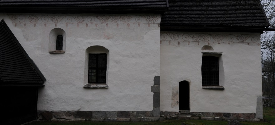 2. Kyrkliga muralmålningar 1500 1600 tal. 2015 Alvesta kyrka, Småland Sammanställning av rapport för undersökning av exteriöra målningar.