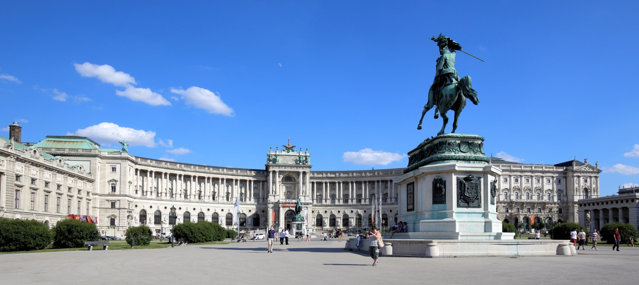 Samtidigt ute i världen Wien - musikens huvudstad Musiken under andra hälften av 1700-talet och i början av 1800-talet kallas för wienklassicismen.