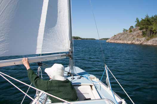 När länsen börjar bli farlig och sjön grov river vi storen och kasar vidare med spirad fock i maxfart.