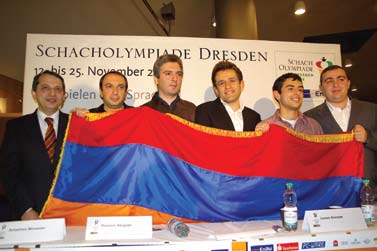 OS I DRESDEN FOTO: Cathy Rogers GLADA VINNARE. Niondeseedade Armenien blev enda lag med 19 matchpoäng och försvarade därmed guldet från Turin 2006.