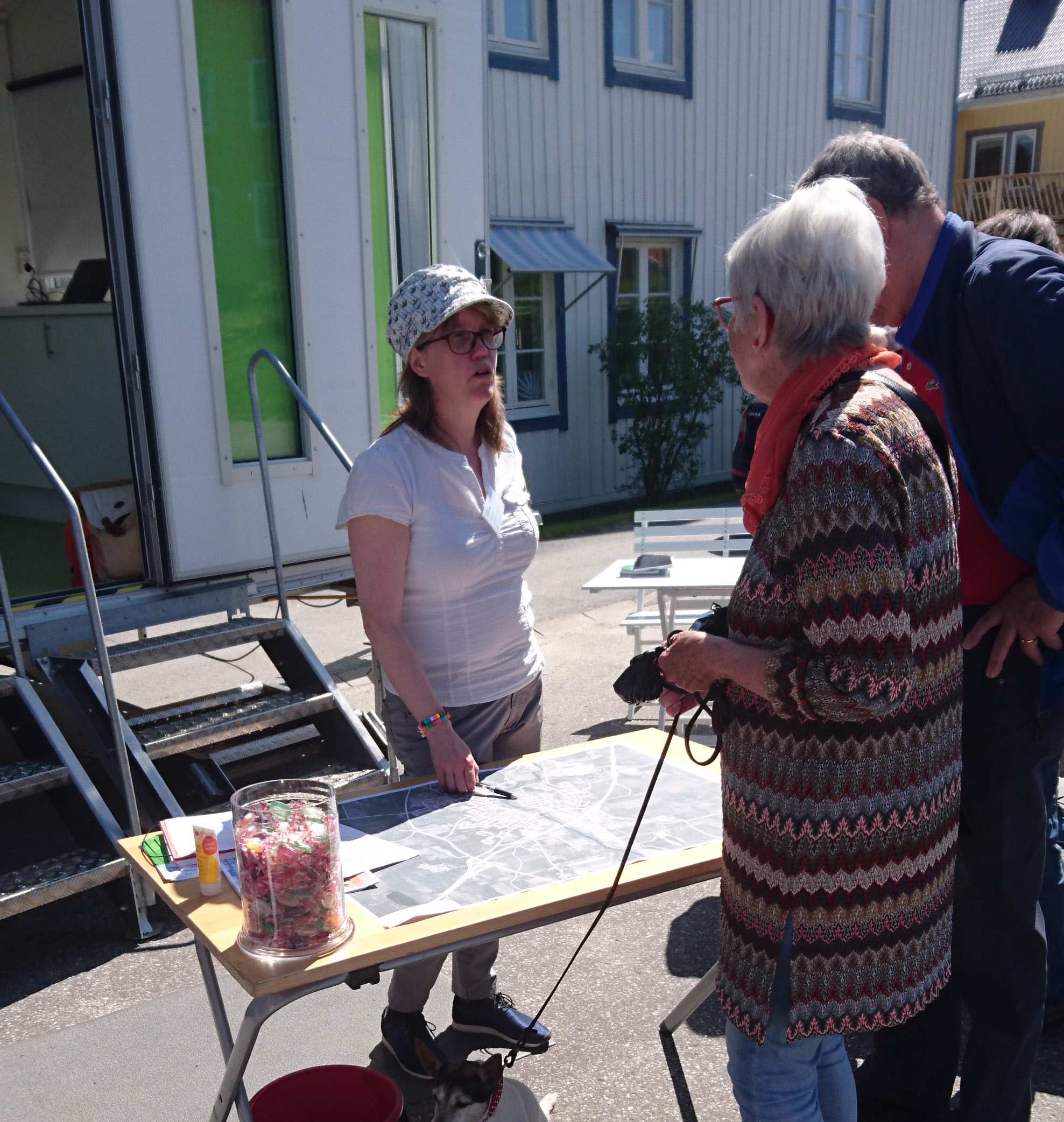 Sammanställning av dialogdiskussioner Det generella intrycket från dialogen var att många tyckte att det var kul och spännande med den framtida utvecklingen av Sävar - järnvägskorridoren har legat