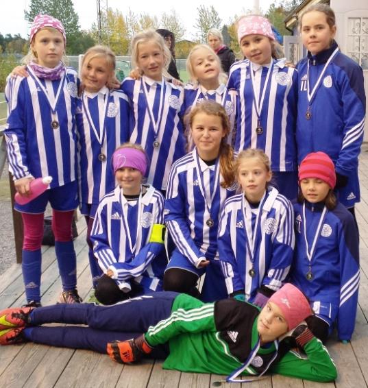 även här blev Spånga tvåa med tre färre gjorda mål. Så nog håller rubriken att Spångas herrlag nästan nådde division tre!