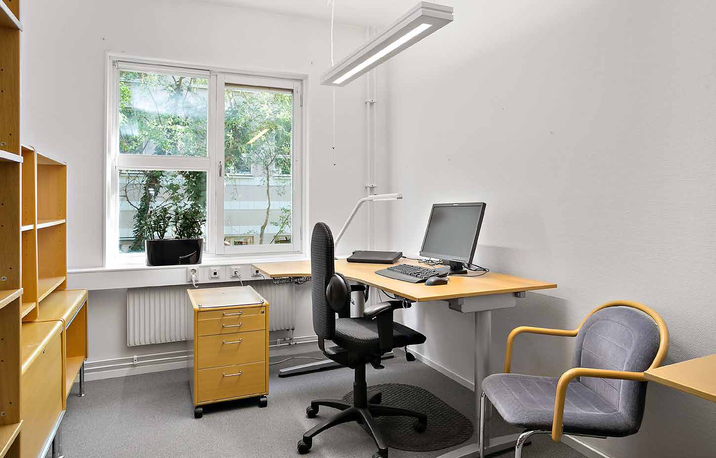 Gårdatorget 2 Centrum Ledig yta: 420 m 2 Typ: Kontor Antal arbetsplatser: 21 26 Miljömärkning: LEED Guld Tillträde: Omgående Cykelmöjligheter Garage Miljöcertifierad byggnad Modernt Gårdatorget 2 Här