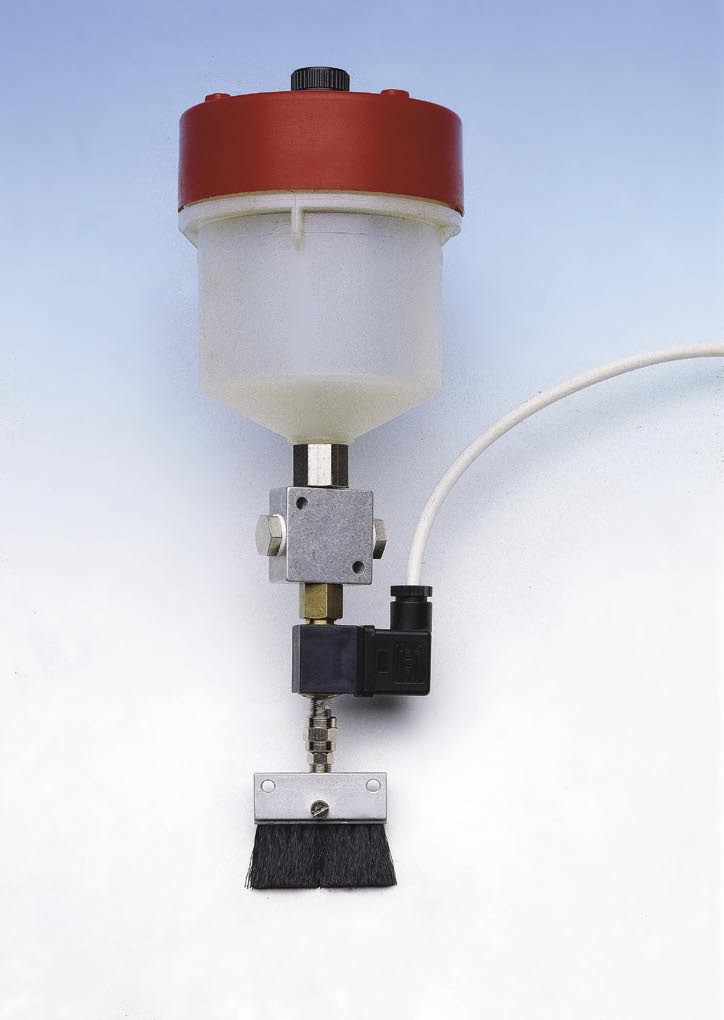 ELECTRO-LUBE ALS PUMPSMÖRJARE 475 Elektropump för minimum smörjning med plastoljebehållare av 460 ml. Art.nr 13940 Enkelt och robust smörjsystem för användning av en eller upp till tre smörjställen.