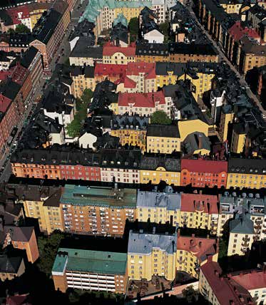 36 3.6 Arkitekturen bidrar till ett tryggt och inbjudande urbant landskap med plats för olika kulturella aktiviteter i ett tillgängligt och välkomnande stadsrum. 3.7 Förtätning sker främst genom större omvandligsprojekt i de stadsdelar som utpekats som tyngdpunkter i Promenadstaden samt genom kompletteringsbebyggelse i övriga stadsdelar.