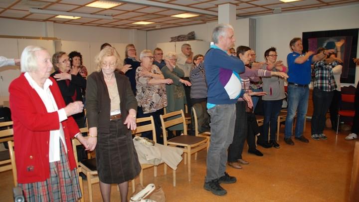 Aktiviteter dag för dag Vecka 19 Måndag 4 10.00 Sittgymnastik och stående balansövningar 13.30 Stickkafé 15.00 Biljard Tisdag 5 15.00 Litteraturcirkel Onsdag 6 10.