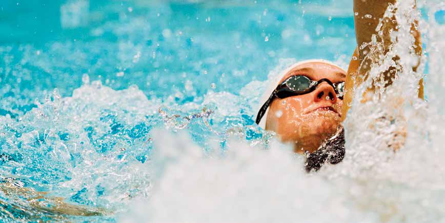 Anna Miriam från Ludvika under 200-metersfinalen i ryggsim under dag fyra av SM i Helsingborg.
