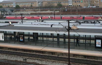 Mötesplats Inter-urbana transporter I stationssamhället är navet kring stationsområdet. Det är kollektivtrafiken som är det primära transportmedlet för de inter-urbana transporterna.