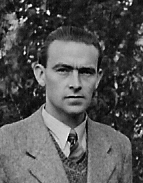 Den tredje villan, Åby 1:12, byggdes 1945 av överläraren Karl Gustafsson, titeln är kanske att jämföra med dagens rektor. Han hade två döttrar Karin och Birgitta.