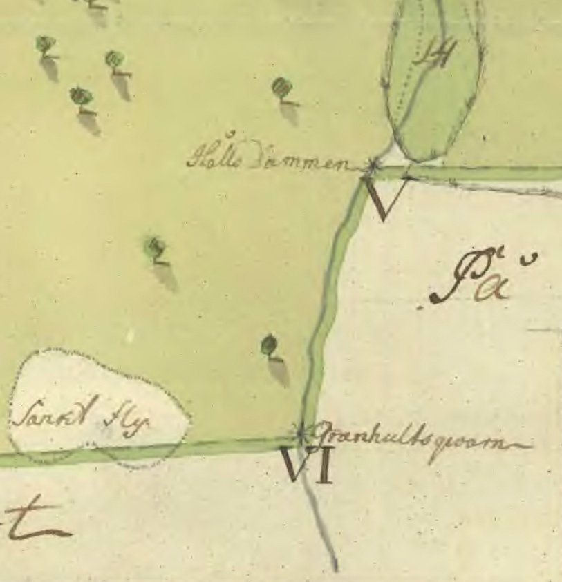1823 fortsätter norrut, och ansluter till den väg som kallas Tingsvägen (AC2237) (figur 6). År 1950 utkom den ekonomiska kartan.