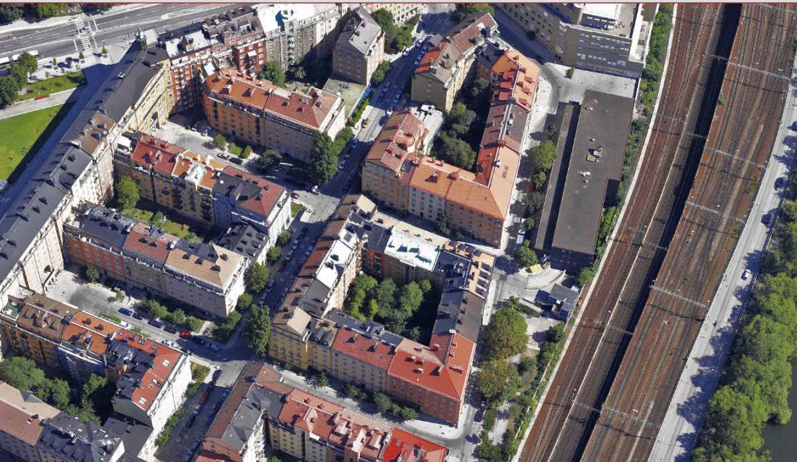 SID 6 (17) fastigheten relativt låg mot sin omgivning och har en blygsam framtonig men kopplas genom sin gestaltning visuellt till den modernare högresta bebyggelsen i form av Bonnierhuset.
