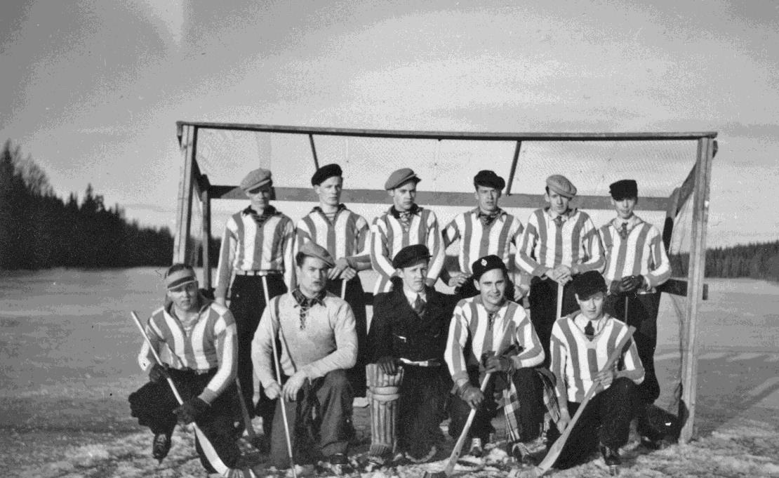Vinteraktiviteter Finnerödjaborna har under årens lopp varit flitiga användare av sjön både sommar- och vintertid. Under 1930-, 40-, 50- och 60-talen spelades det bandy på Åbydammens is.