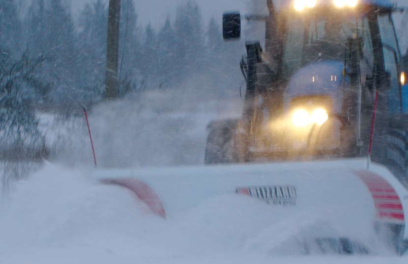 Systemet BLIZZARD POWER HITCH 2 utnyttjar hydraulik för infästning av snöplogen på Ditt fordons underrede.