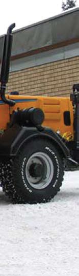 SPECIFIKATIONER FÖR BLIZZARD SPEEDWING SNÖPLOG 760TR/sw 8600TR/sw Bladbredd 230 260 Bladbredd helt vinklad 200 20 Bladhöjd 65 75 POWER GRIP handhållen kontrollenhet (visad) eller kompakt styrspak