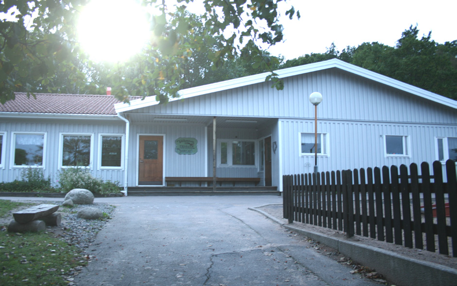 Förskolor inom området I området finns två kommunala förskolor med sammanlagt 6 avdelningar med ca XX barn per avdelning, totalt XXX platser.
