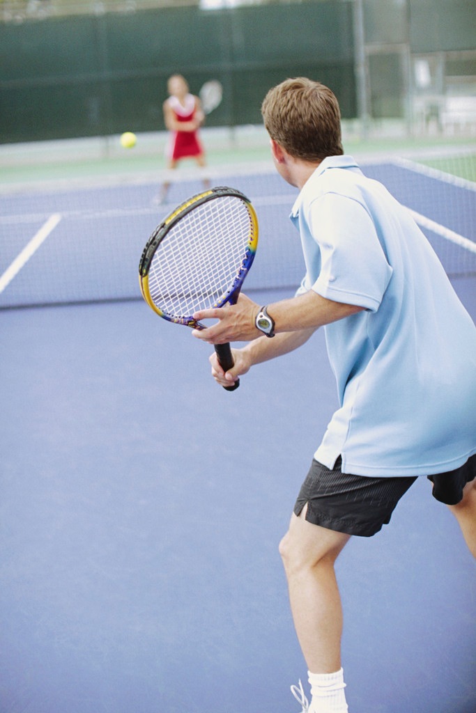 Nybörjarkurs Nybörjarkurs Tennis Xpress Våra nybörjarkurser vänder sig till dig som inte spelat tidigare och som vill lära dig tennisens grunder när det gäller slag, regler och spel.