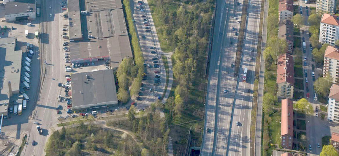 3 (28) Beslutet innebar att planarbetet delades upp i två detaljplaner; ; en plan för Stockholmsarenan, södra kontorskvarteret och hotelltillbyggnaden samt en plan för utvecklingen på Arenatorget och