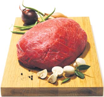 Från går r i Värm nd! 79)=K 8 NÖTSTEK Sverige. Av fransyska. 129kK 79)=K FÄRSK ROSTBIFF Sverige. Bit. SKINSCHNITZEL Värmlandsgris. 69)=K 39)=S 49)=K FLÄSKKARRÉ Sverige/Coop.Med ben.
