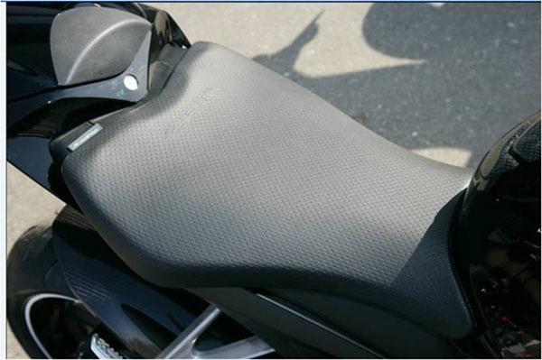 Hjuldekaler - Honda Racing Vita dekaler som "tejpas" runt fälgen för ett sportigare utseende. Artikel nr.