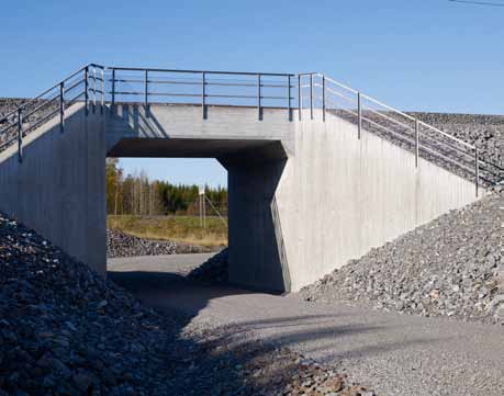 Birsta Bro BV Birsta Bro BV är ett broräcke som är utvecklat och beräknat av Banverket i Sverige. Räcket används på broar och vid banvallar.