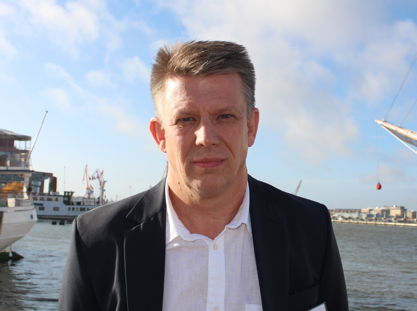 Under våren har ITF-inspektören Håkan André avslöjat ett stort antal bekvämlighetsflaggade fartyg som sysslar med dubbel bokföring.
