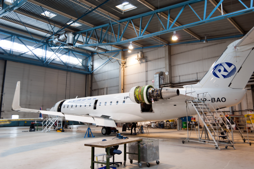 Akademin för innovation, design och teknik EXAMENSARBETE I FLYGTEKNIK 15 HP, GRUNDNIVÅ 300 Strukturering