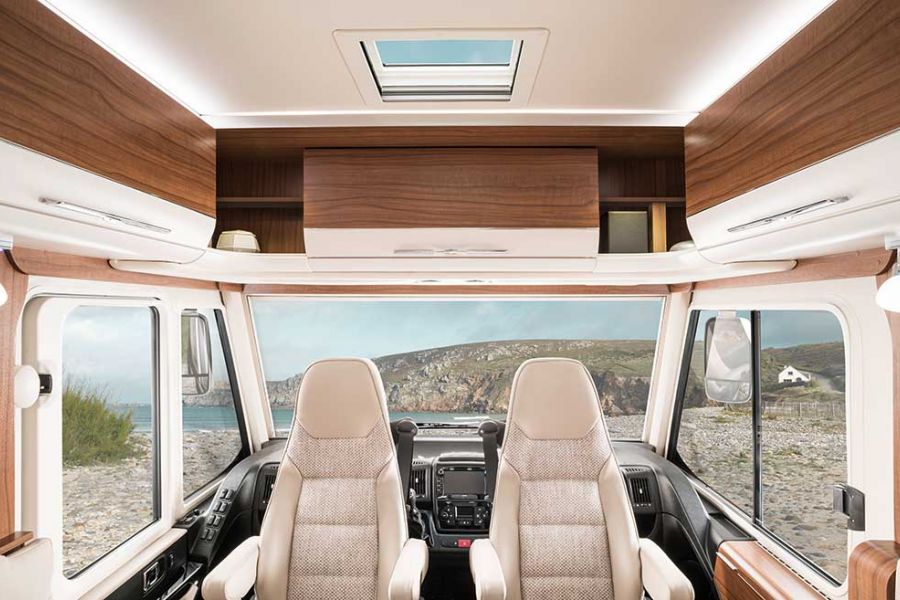 Den trivsamma sittgruppen i Hymermobil B-klass DynamicLine är som gjord för trivsamma stunder.