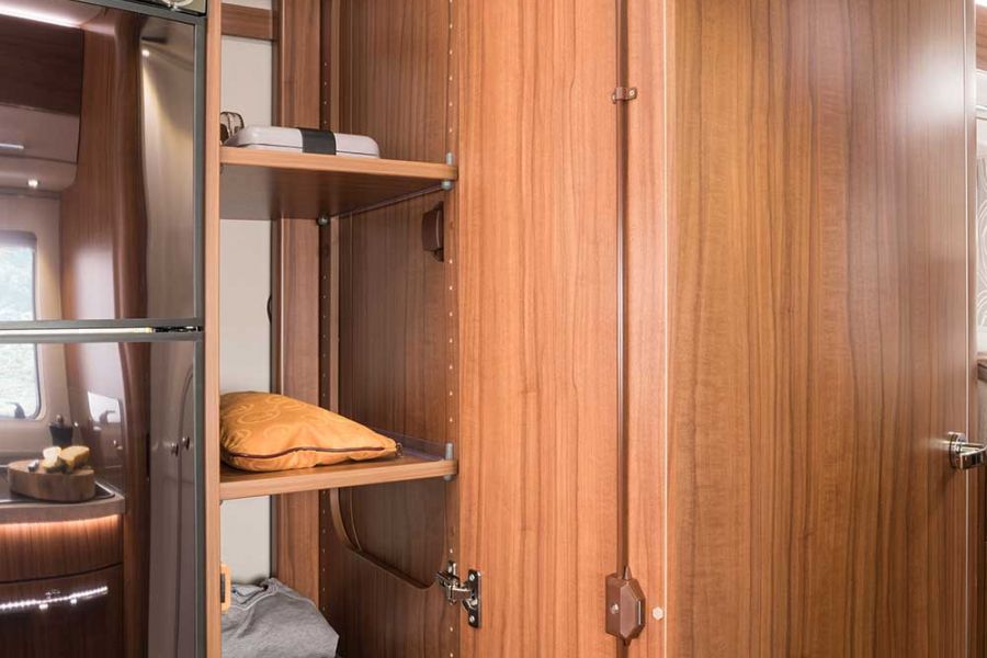 The illustrations are for example purposes only, and may feature optional extras, accessories and vehicle decorations which are not supplied as standard.