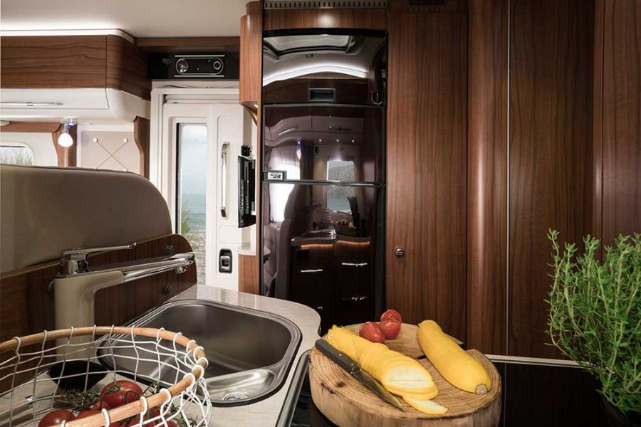 The illustrations are for example purposes only, and may feature optional extras, accessories and vehicle decorations which are not supplied as standard.