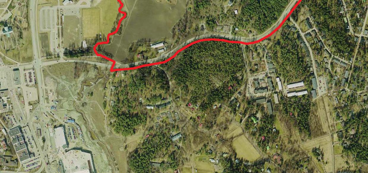 PLANERINGSOMRÅDE Vattentornsbackens detaljplaneområde ligger öster om Kyrkslätts affärsområde och Kyrkslättsvägen, en dryg kilometer från resecentrumet, där buss- och järnvägsstationerna ligger.