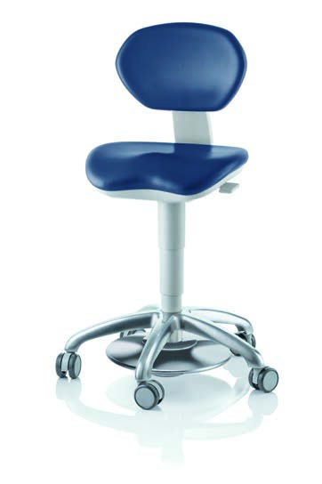Ergonomi Stöd för ryggen. En operatörsstol som ger dig stöd, rörlighet och komfort och som låter dig uppleva de ergonomiska fördelarna med behandlingsenheten från KaVo på ett optimalt sätt.