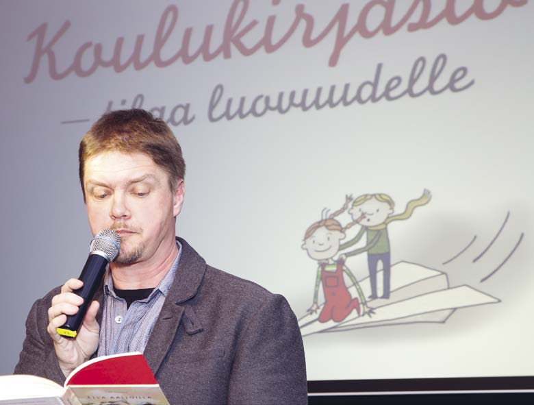 ERSÄTTNINGAR FÖR FOTOKOPIERING PER MATERIALGRUPP ÅR 2011 60 % Vetenskaplig Skönlitteratur 2,5 % litteratur På knappt tio år har användningen av webbmaterial mångdubblats.
