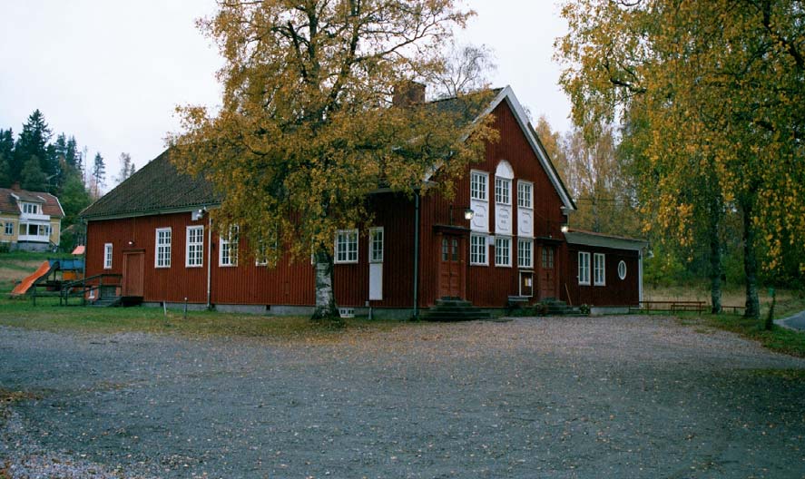 Folkets hus. Pershyttans Folkets Husförening bildades 1923. 1928 kom föreningen över en logbyggnad i Viker som bestod av kärnfriskt timmer.
