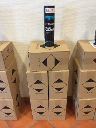Carwise kylbox grå NY! 0556-001 Avslut: 18:00 640.00 kr exkl moms Promeister syntetisk motorolja 20L 0556-002 Avslut: 18:01 2 800.