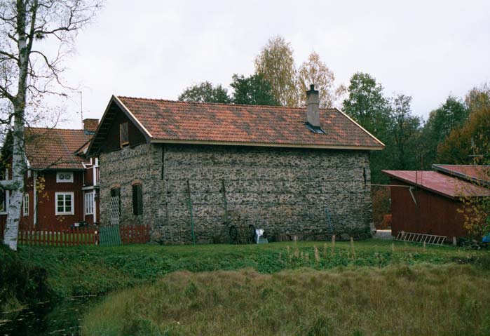 Gamla Pershyttan 2:25 Sjöhagen. Byggt 1835-1898. Gamla Pershyttan 3:14 Bryggerigården. Bostad och ekonomibyggnad.