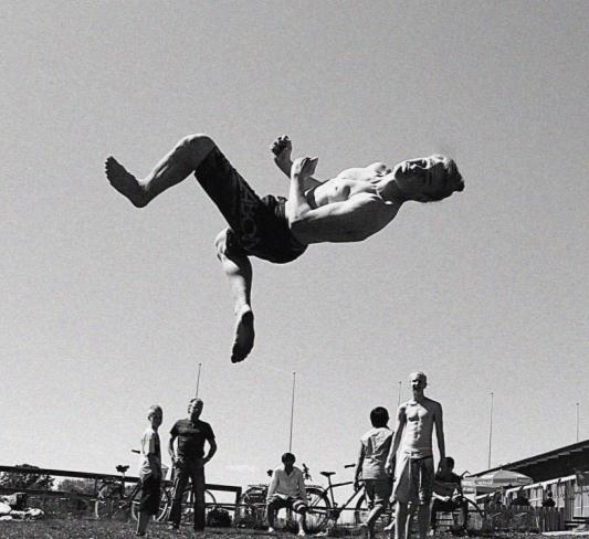 Krumeluren- Ledaren Namn: Karl Lidar Ledare för Gymmixgrupp: Freerunning grupp 1 & 2 Intressen: Freerunning och dans Favoritmat: Kräftor Favoritfärg: Vit Husdjur: Lillasyster har en kanin Hur länge