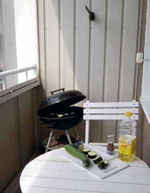 Rökning Balkong Rök aldrig i sängen eller i soffan. Var noga med att släcka fimpar ordentligt. Fimpar får inte kastas i soporna.