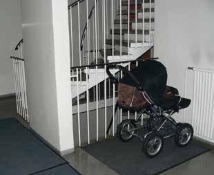 Trappuppgång Lämna aldrig något i trappuppgången, t.ex. barnvagnar eller skor.