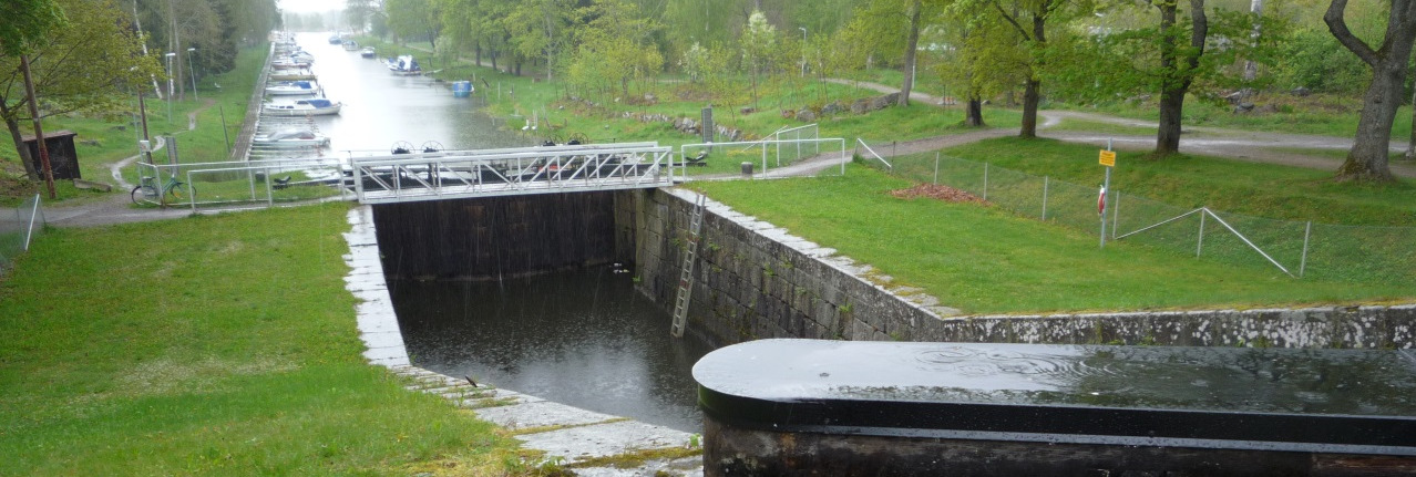 Slusskanalen Figur 26A. Slitsränna eller omlöp i anslutning till slussar. Figur 26B. Övre slussarportar. Figur 27.